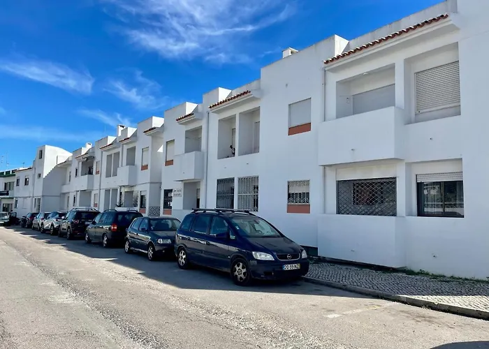 Albufeira Centre Apartment With Pool
