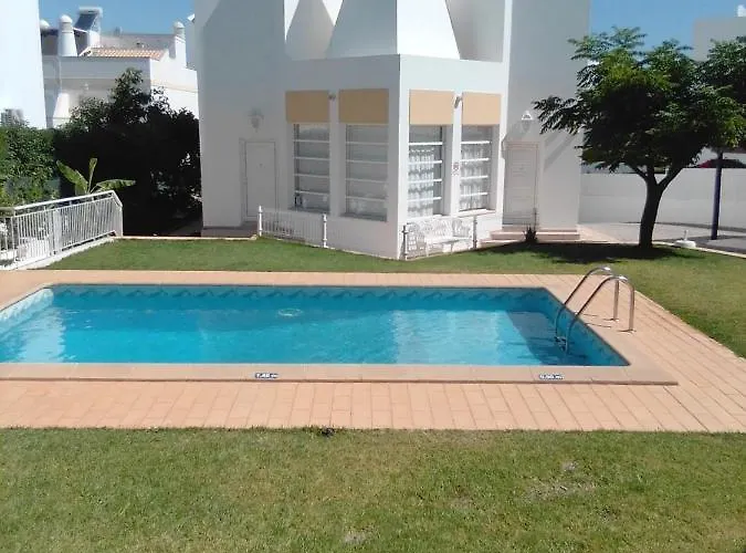 Elegant Villa In Albufeira With Private Pool.