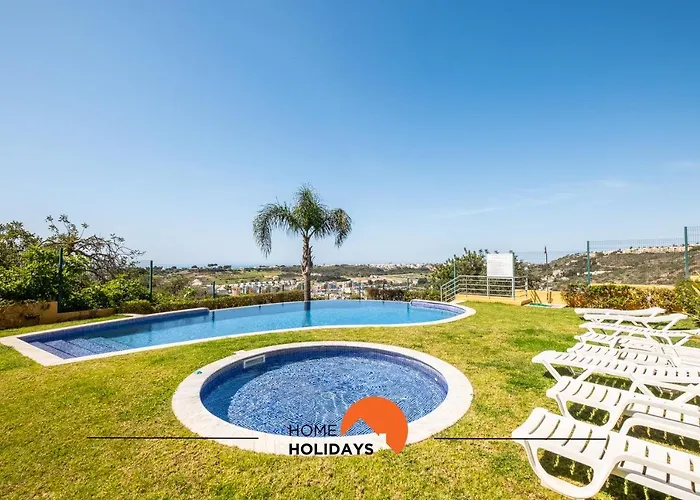 #080 Marina View Flat With Pool By Home Holidays