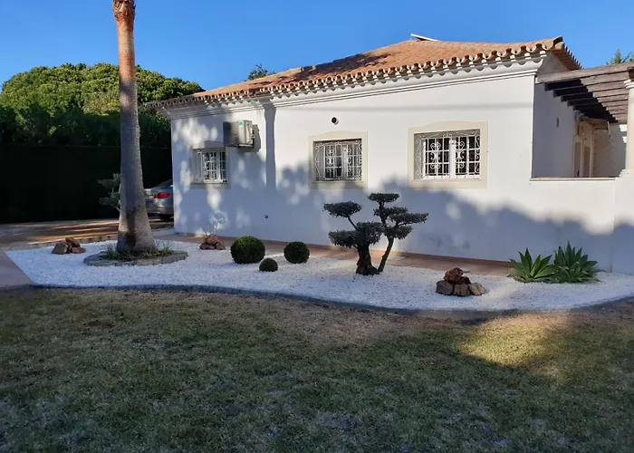 Exclusive Villa Toulouse With Pool In Falesia Algarve