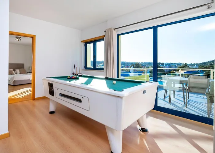 Penthouse 160Sqm Wide Terraces Pool View & Private Hot Tub & Parking
