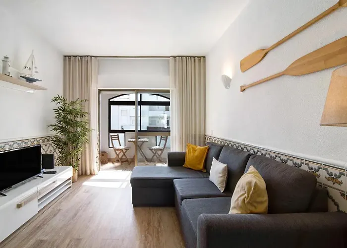 Blue Wave Escape Apartment