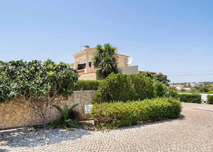 Villa Palmeiras - Serene Private Villa