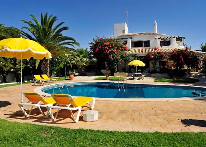 Casa Gondi - Right By Gale Beach - Large Lush Gardens