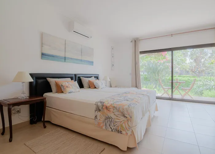 Coastal Retreat, Beach Apartment By Drago Rentals