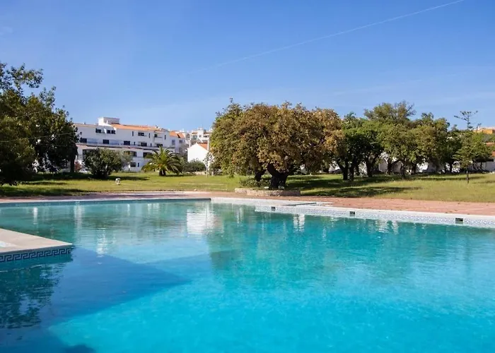 Cosy Apartment In Albufeira, Oura St