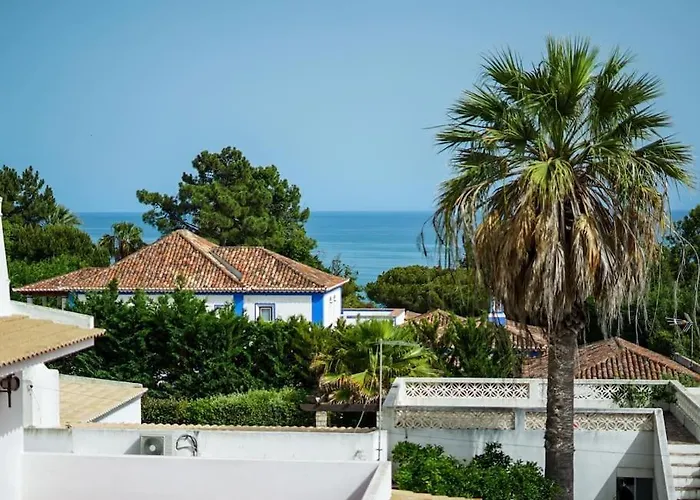 Rainbow House - Sea View & Pool & Garage & Garden & Albufeira