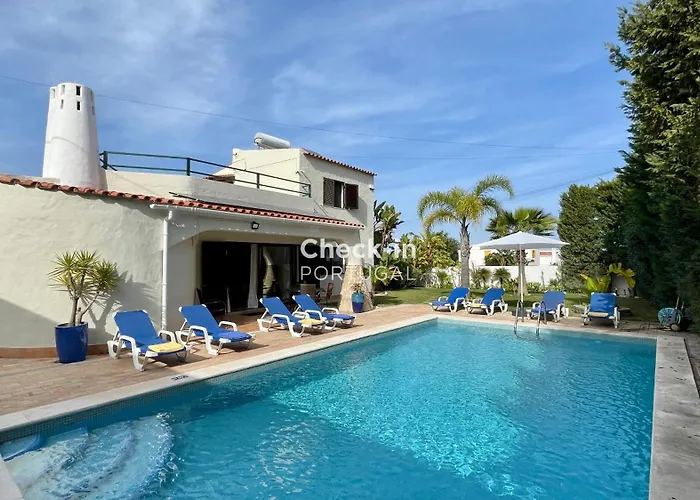 Golfinho By Check-In Portugal