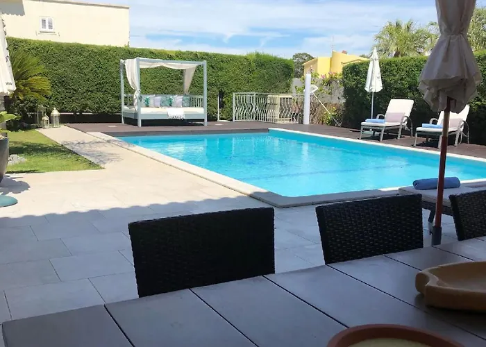 A Charming Property Only A 2 Minute Walk To Beach