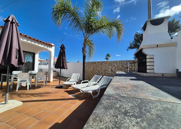 Oura Villa V2 Flores