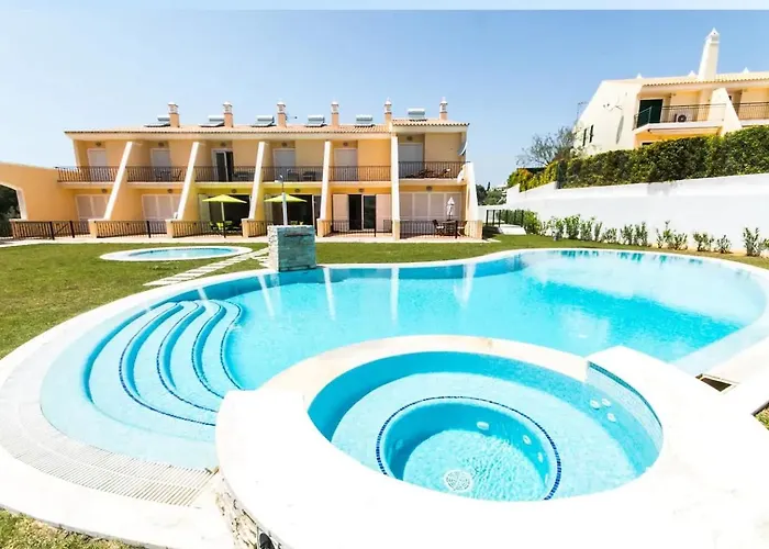 Apartment Filipa III - Beachfront With Jacuzzi
