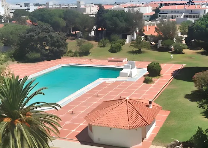 Bright Apartment With Sea View In Albufeira 67 M² + Pool