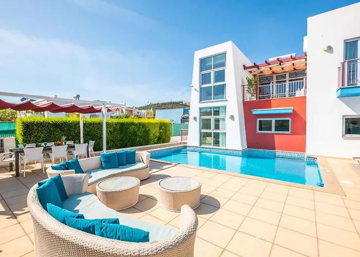 Villa Adaro - Large Luxury Close To Marina
