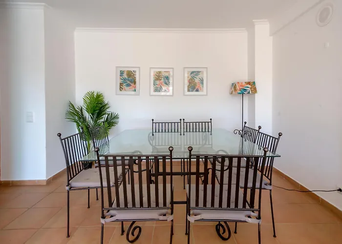 Oura View Apartment