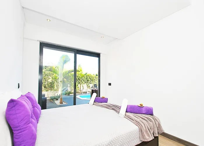 Contemporary Villa W Private