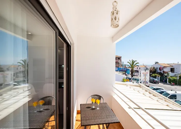 Apartment With Communal Pool