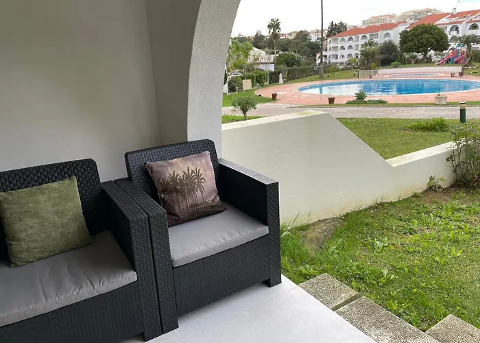 Modern Apartment With Balcony And Direct Access To The Pool