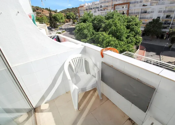 Comfortable Studio In Albufeira 20 M² Pleasant Balcony