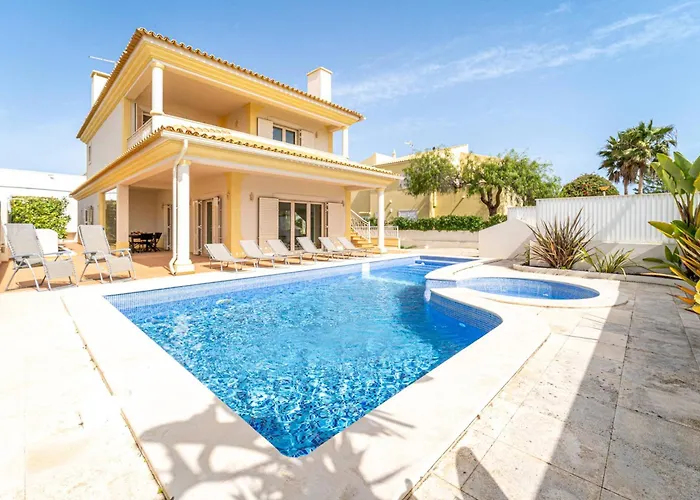 Villa Ribeiro By Hellovacations