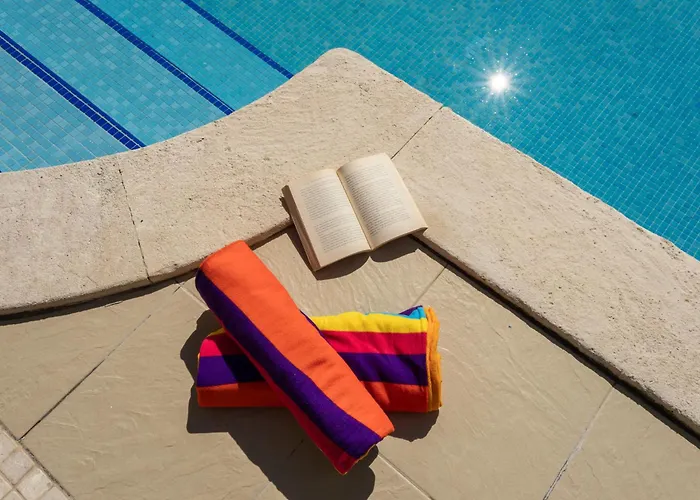 Algarvian Experience - Sun, Beach And Pool