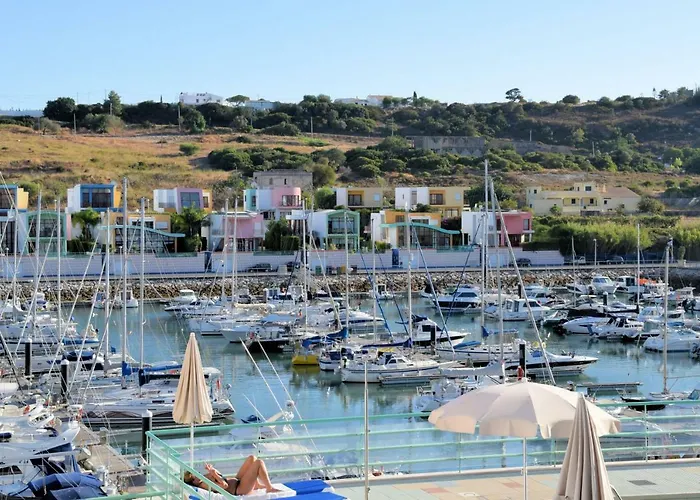 Marina Pearl View