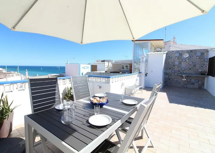 Beach House w/ BigTerrace&Sea View in Old Town Albufeira