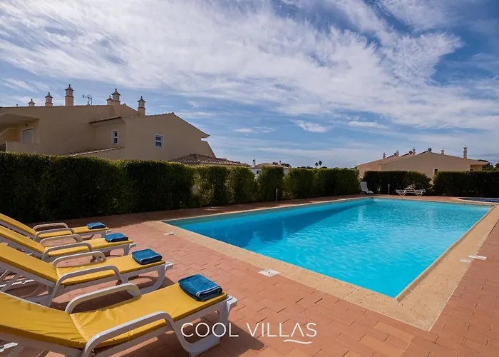 Villa Lorenzo - Walking Distance To Beach