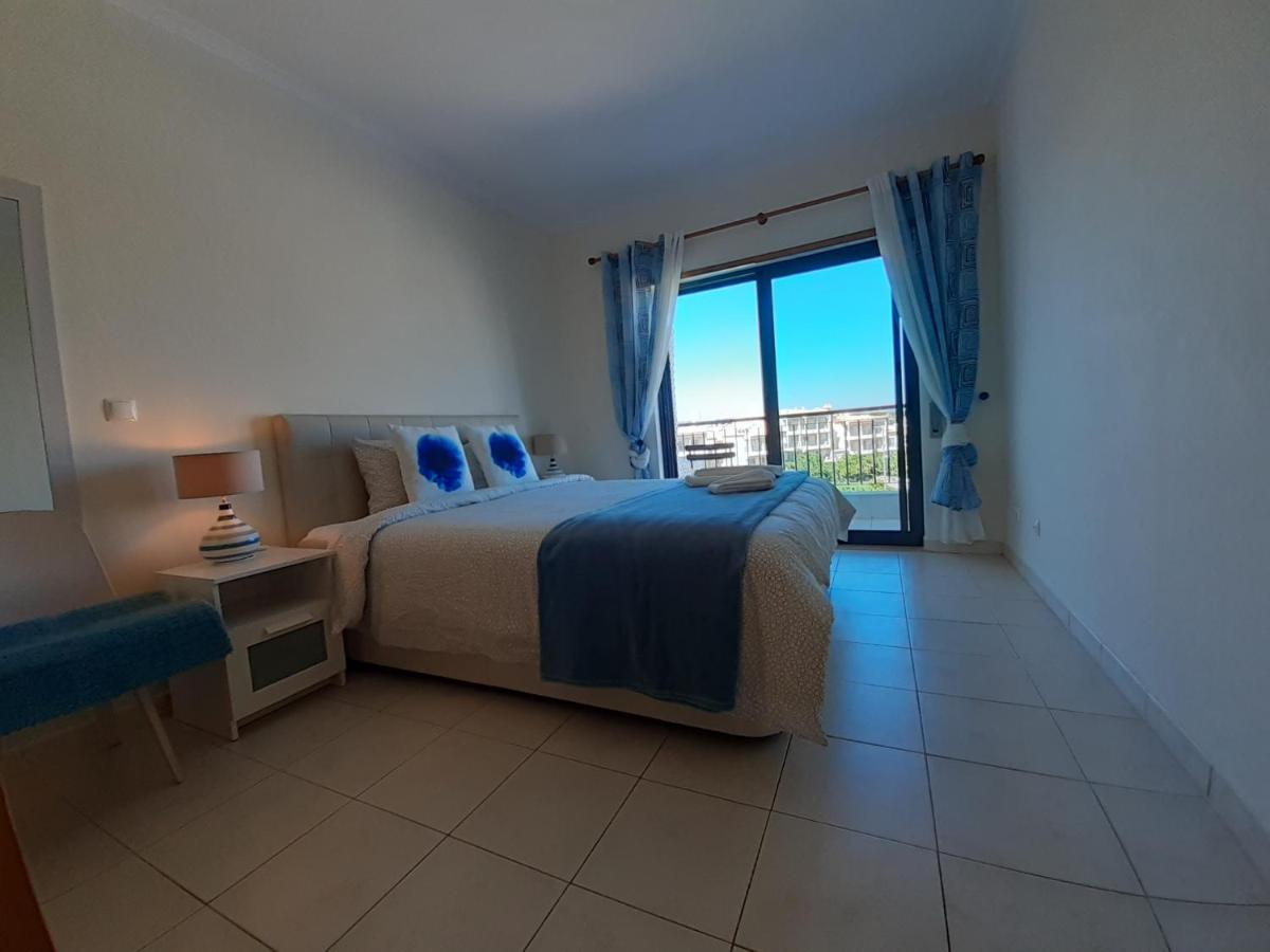Vista Das Ondas Olhos De Agua Ii Apartment