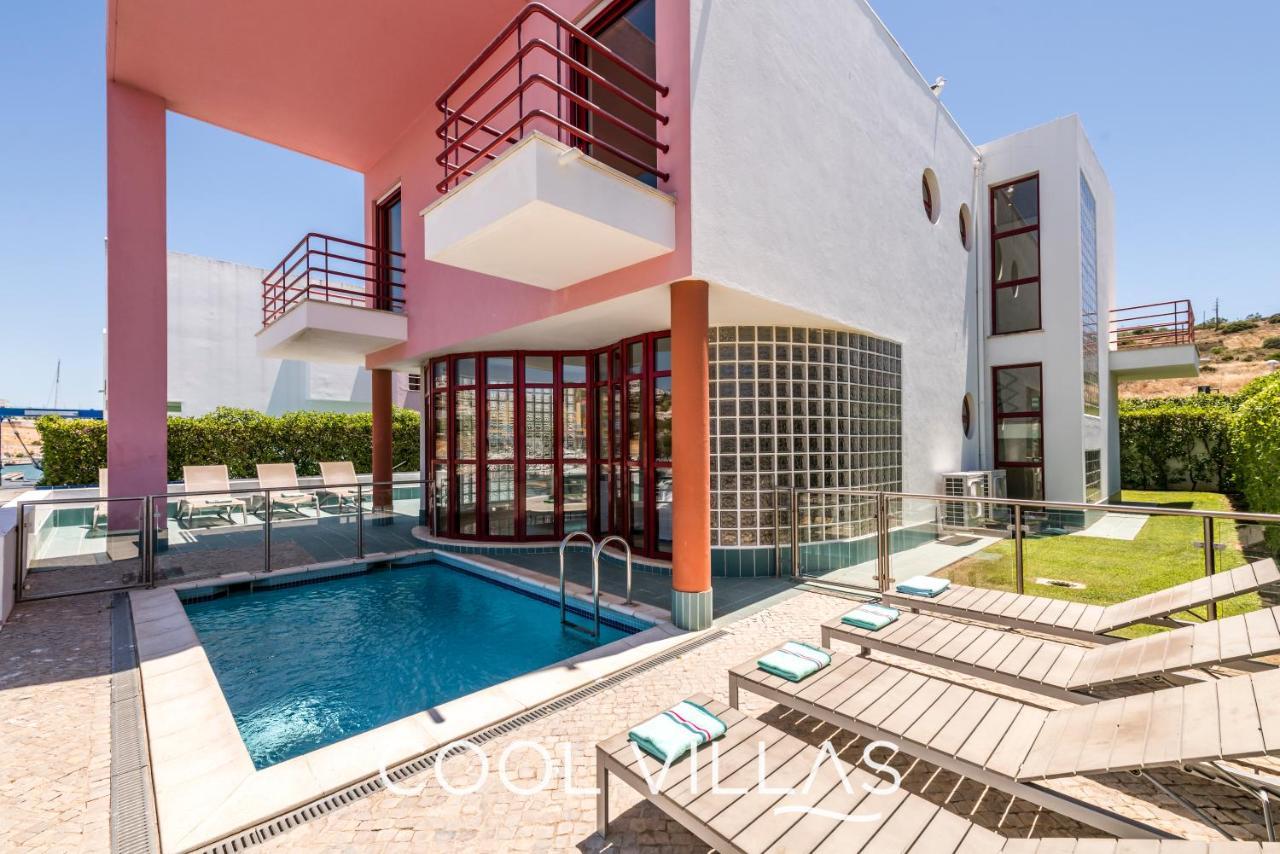 Holiday home Acquamarina - 5 Bedroom, Water Front *