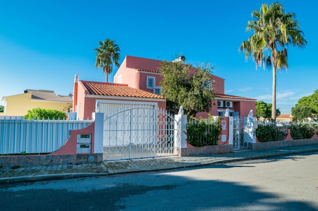 Paraiso Spacious And Central To Enjoy Best Beaches Ac Wifi Garden Pool Pousada