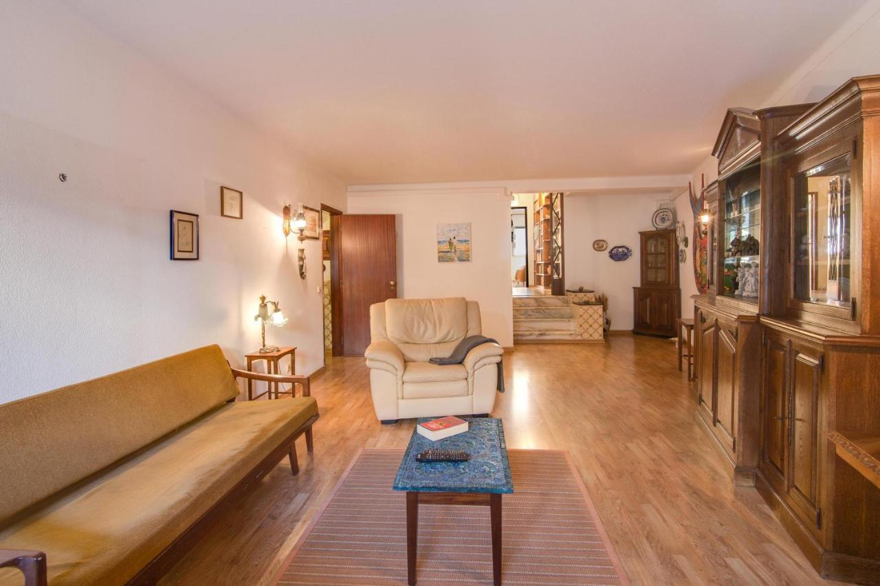 Avenida Da Liberdade Apartment *