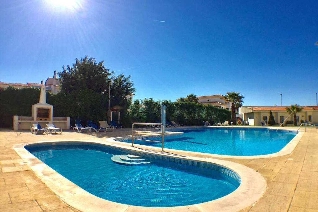 Bellavista Avenida Pool And Center