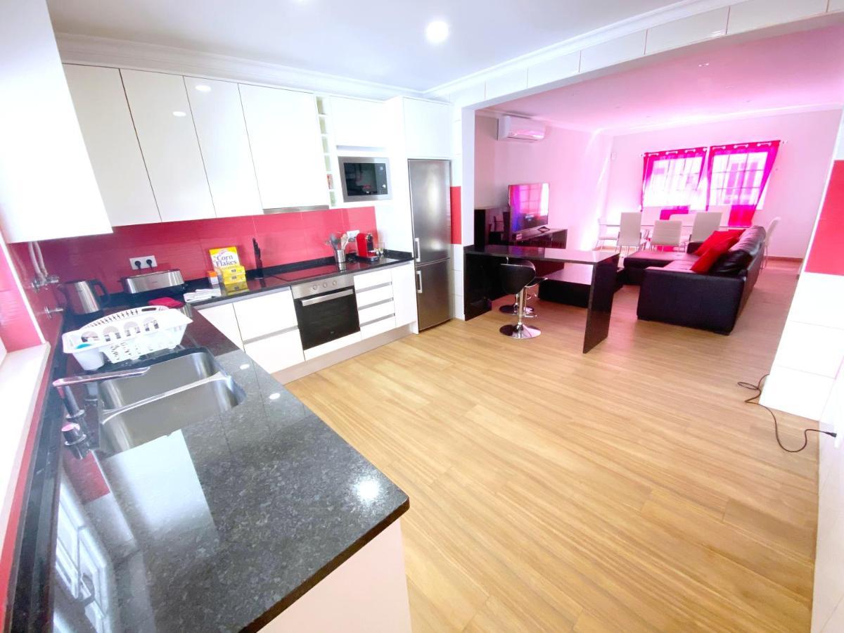 Full Private 180sqm - Terrace Jacuzzi - 200m & Sea View Villa