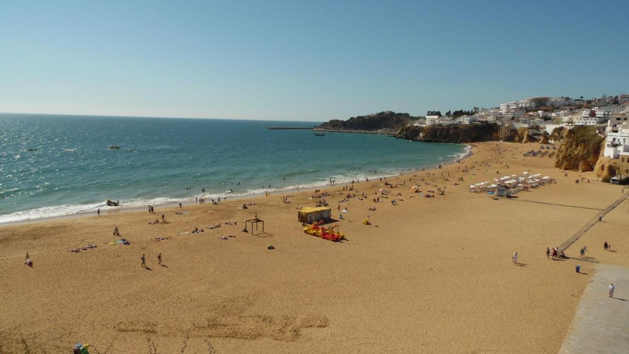 Renoviertes Mit Grosser Terrasse Apartamento Albufeira