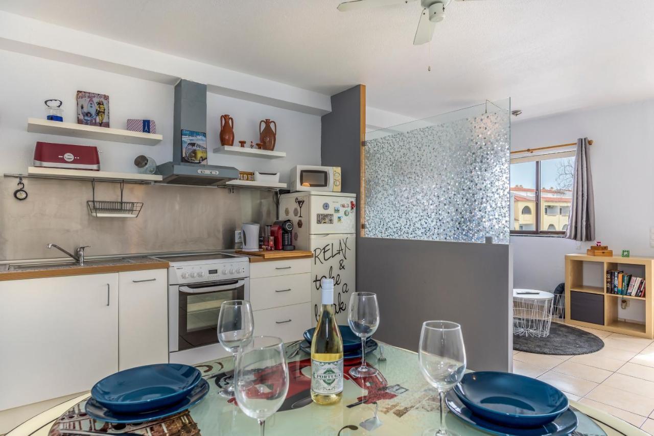 Flh Balcony Flat With Pool Apartment