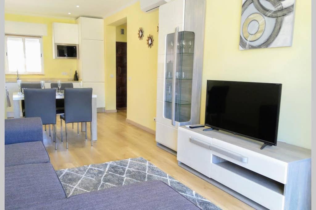 Eulalia With Pool And 5 Minutes From The Apartment
