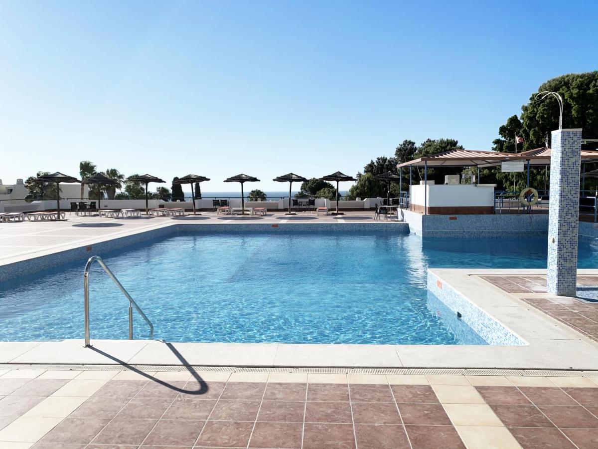 Apartment Seaview - 10 Min. Beach, Private Condo, Pool, Grill & Free Parking *
