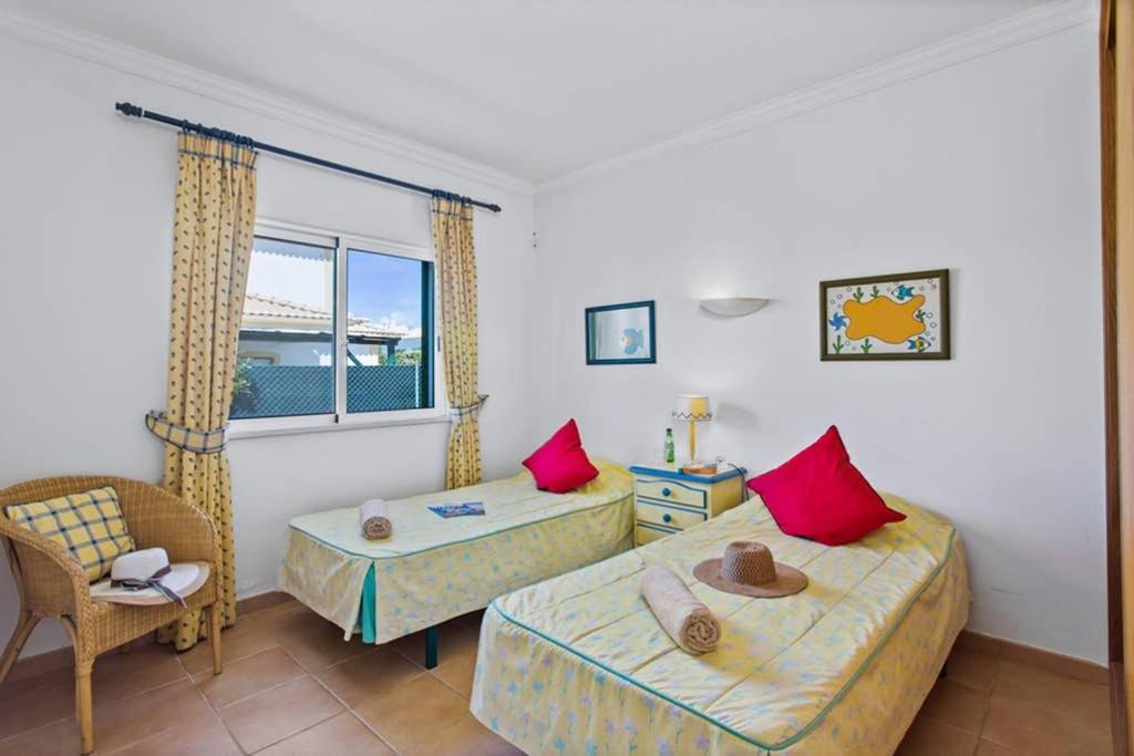 White Sands - Private Oasis, Heated Pool, Beaches & Strip Nearby