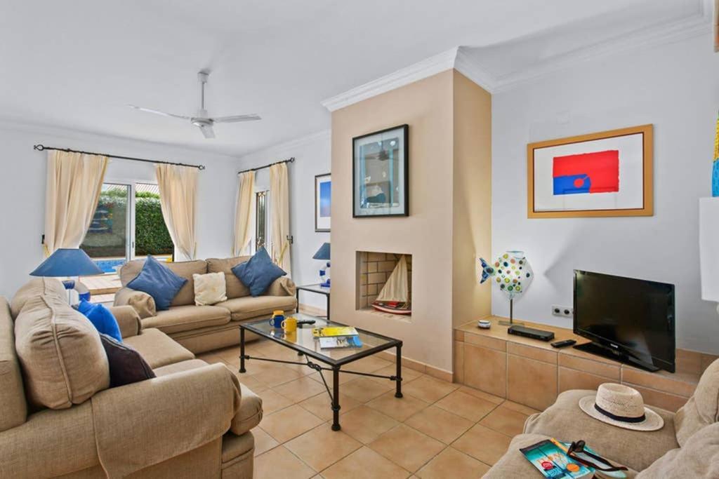 Villa White Sands - Private Oasis, Heated Pool, Beaches & Strip Nearby *