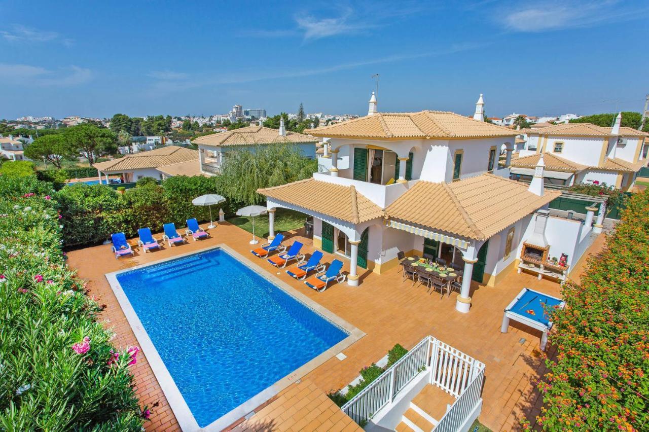 White Sands - Private Oasis, Heated Pool, Beaches & Strip Nearby Villa Albufeira