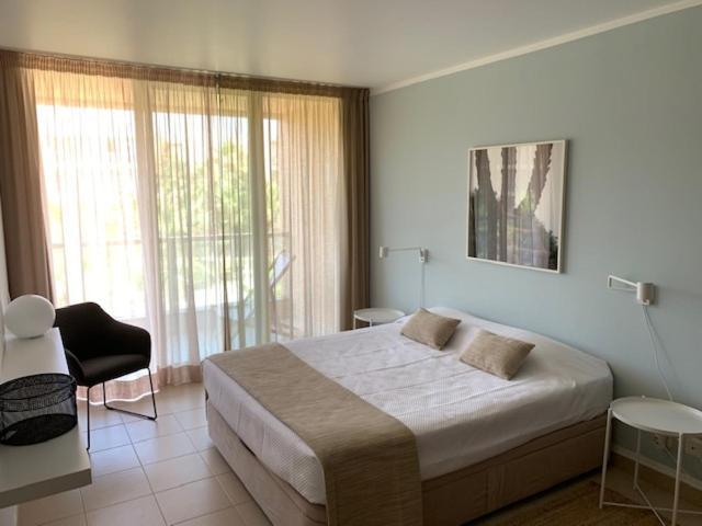 Apartment Ambassador Salgados
