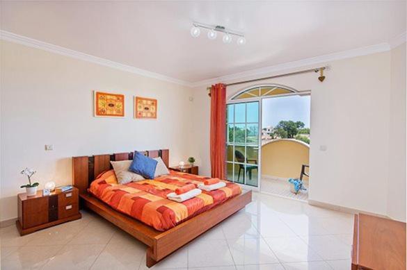 Catarina Villa *