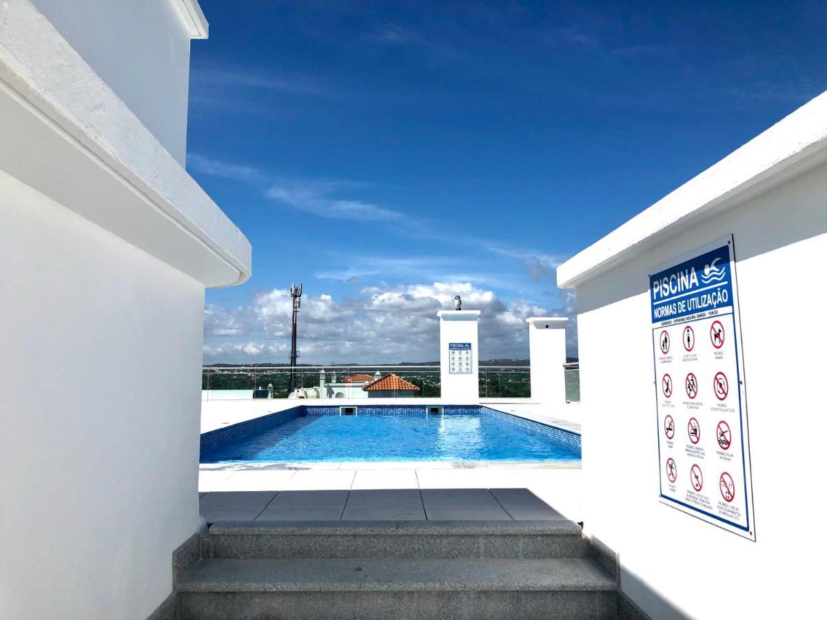 Falesia L Roof Pool * Albufeira