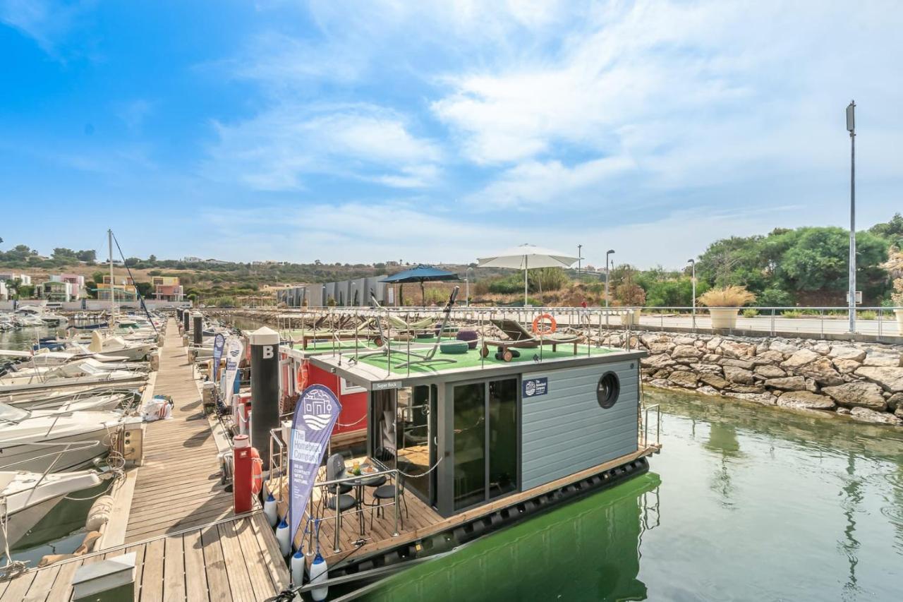 Botel The Homeboat Company
