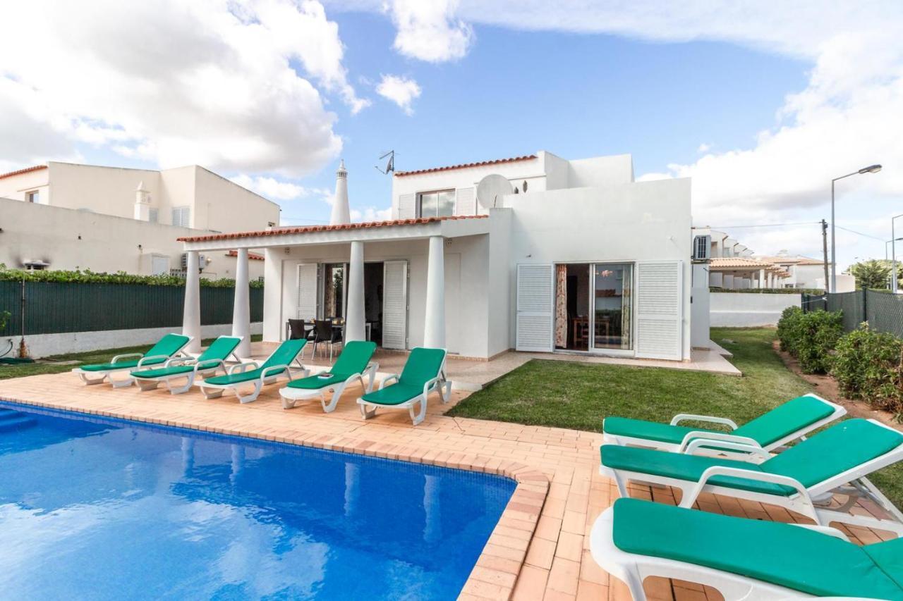 Villa 300m From - By Algarkasa