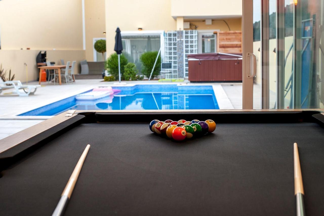 Aqua-jacuzzi-heatable Pool-sauna-gym-snooker Pousada *
