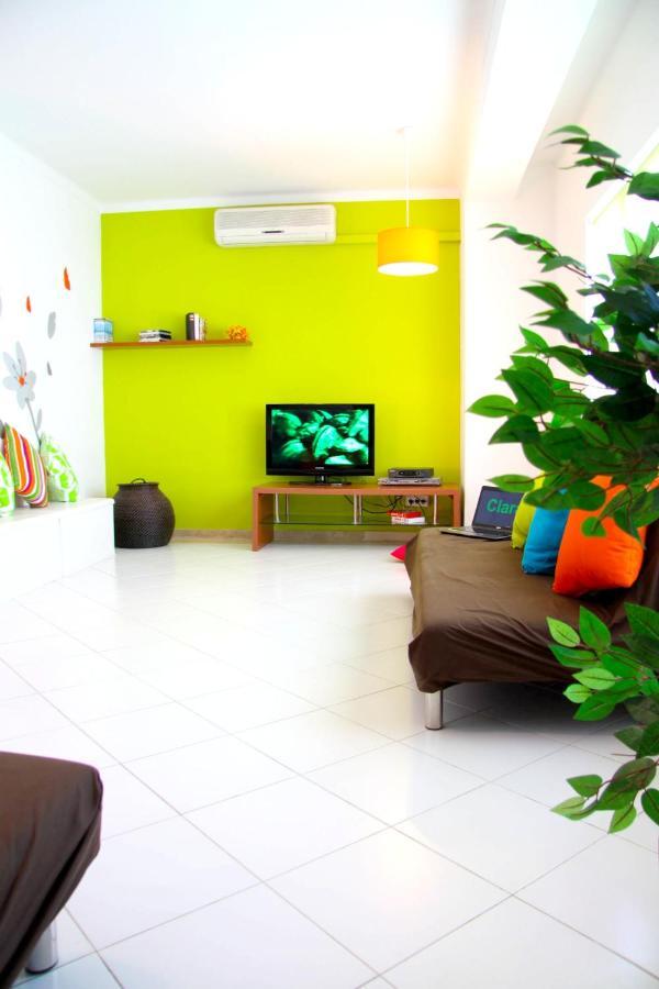 3 Bedrooms At 700 M Away From The Beach With View Terrace And Wifi