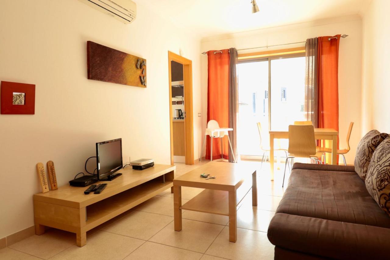Apartment Olhos De Agua 1br With Pool, Ac And Free Parking *