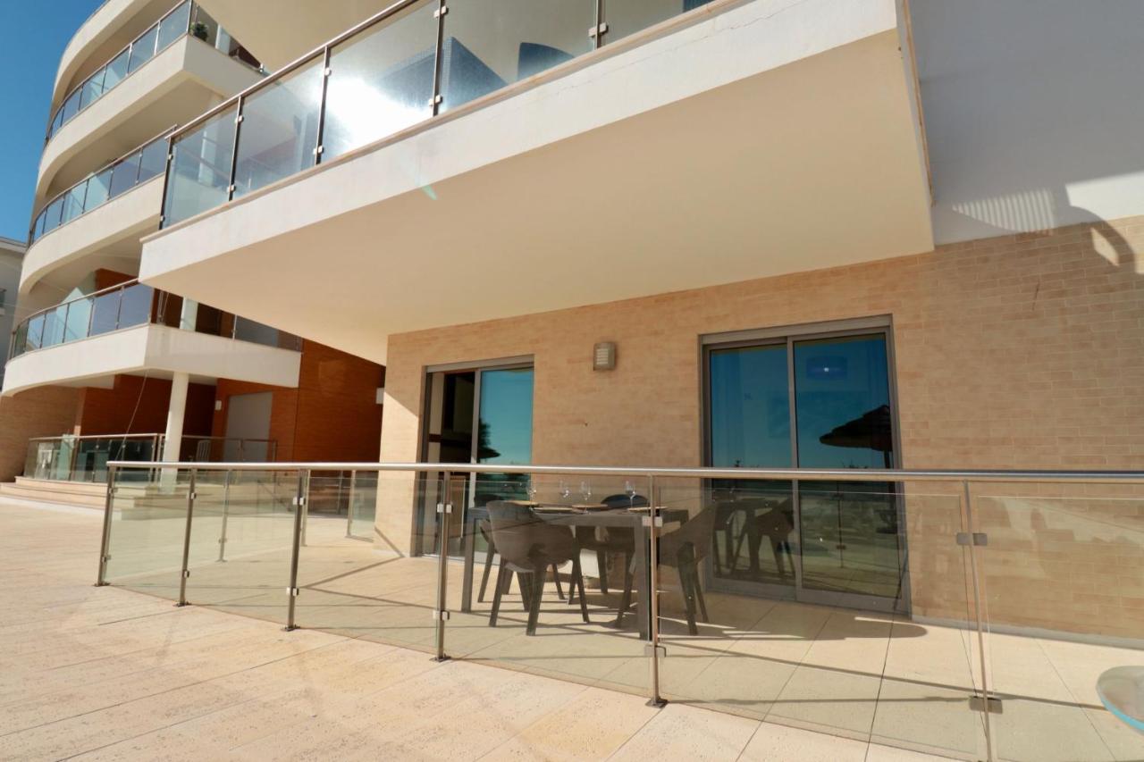 Apartment Olhos De Agua 1br With Pool, Ac And Free Parking *