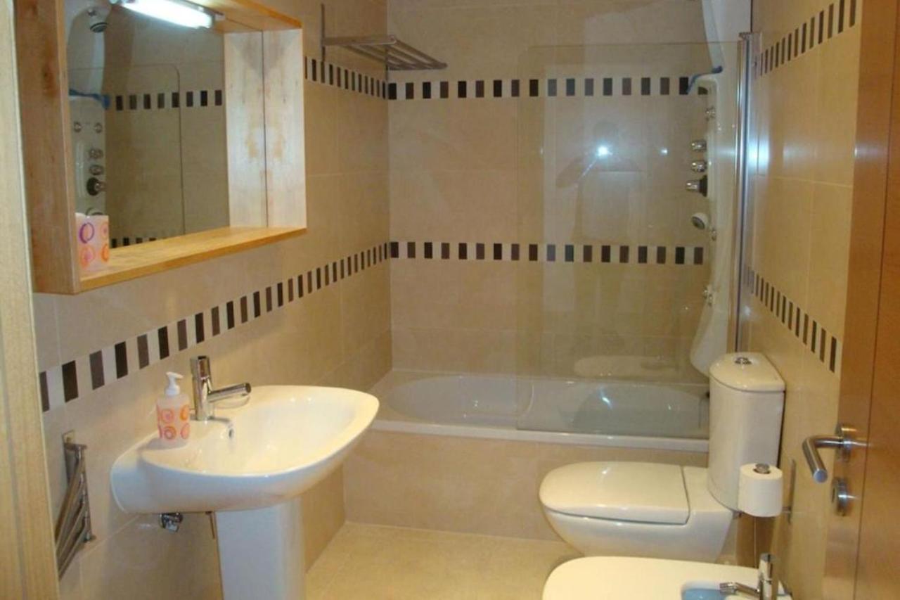 Olhos De Agua 1br With Pool, Ac And Free Parking Apartment